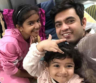 Sonu Sharma With His Daughter
